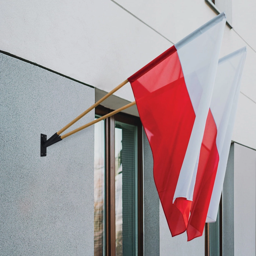 Zestaw: Uchwyt podwójny na flagi czarny + flaga POLSKI 110x70 + styl 120