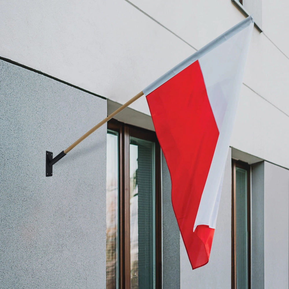 Zestaw: Uchwyt pojedynczy na flagę czarny + flaga POLSKI 110x70 + styl 120
