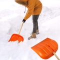 Łopata do śniegu - POMARAŃCZOWA - ze stylem drewnianym - zgarniacz - wzmocniona solidna szufla do odśnieżania