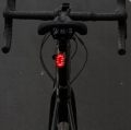 LAMPA ROWEROWA ŚWIATŁO PRZÓD TYŁ LED NA ROWER KIEROWNICĘ MOCNA USB 2SZT