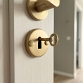ZESTAW KLAMKA DO DRZWI DRZWIOWA SZYLK DOLNY KLUCZ ROZETA OKRĄGŁA ZŁOTA