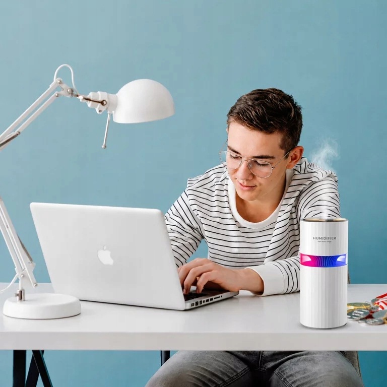 NAWILŻACZ POWIETRZA DYFUZOR DO SAMOCHODU Z LAMPKĄ PODŚWIETLENIEM LED 400ML