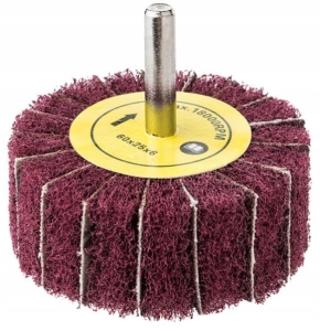 ŚCIERNICA LISTKOWA Z WŁÓKNINĄ 63,5 x 6 mm P60